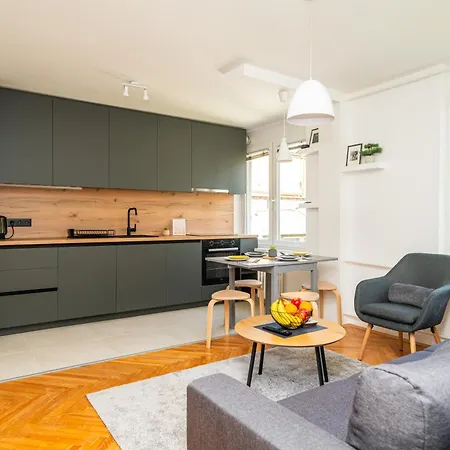 Modern 1 Bdr With Balcony Apartamento