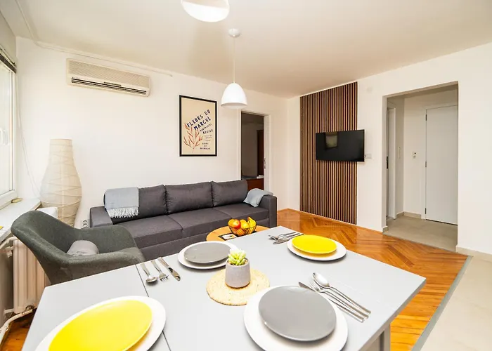 アパート Modern 1 Bdr With Balcony サラエヴォ