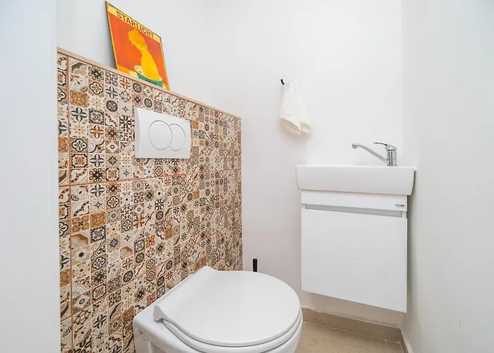 Modern 1 Bdr With Balcony